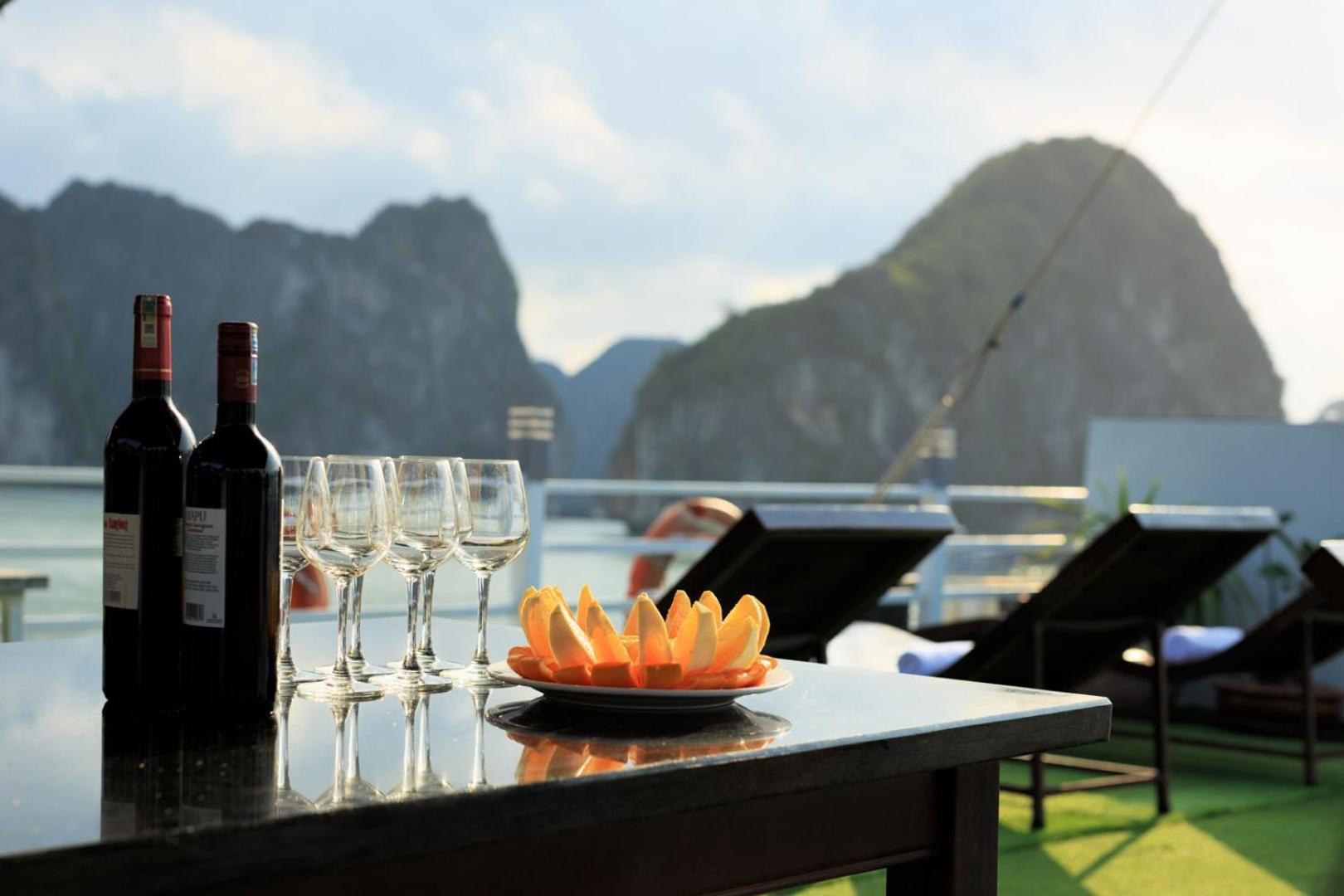 Cozy Bay Classic Cruise Hạ Long Exterior foto
