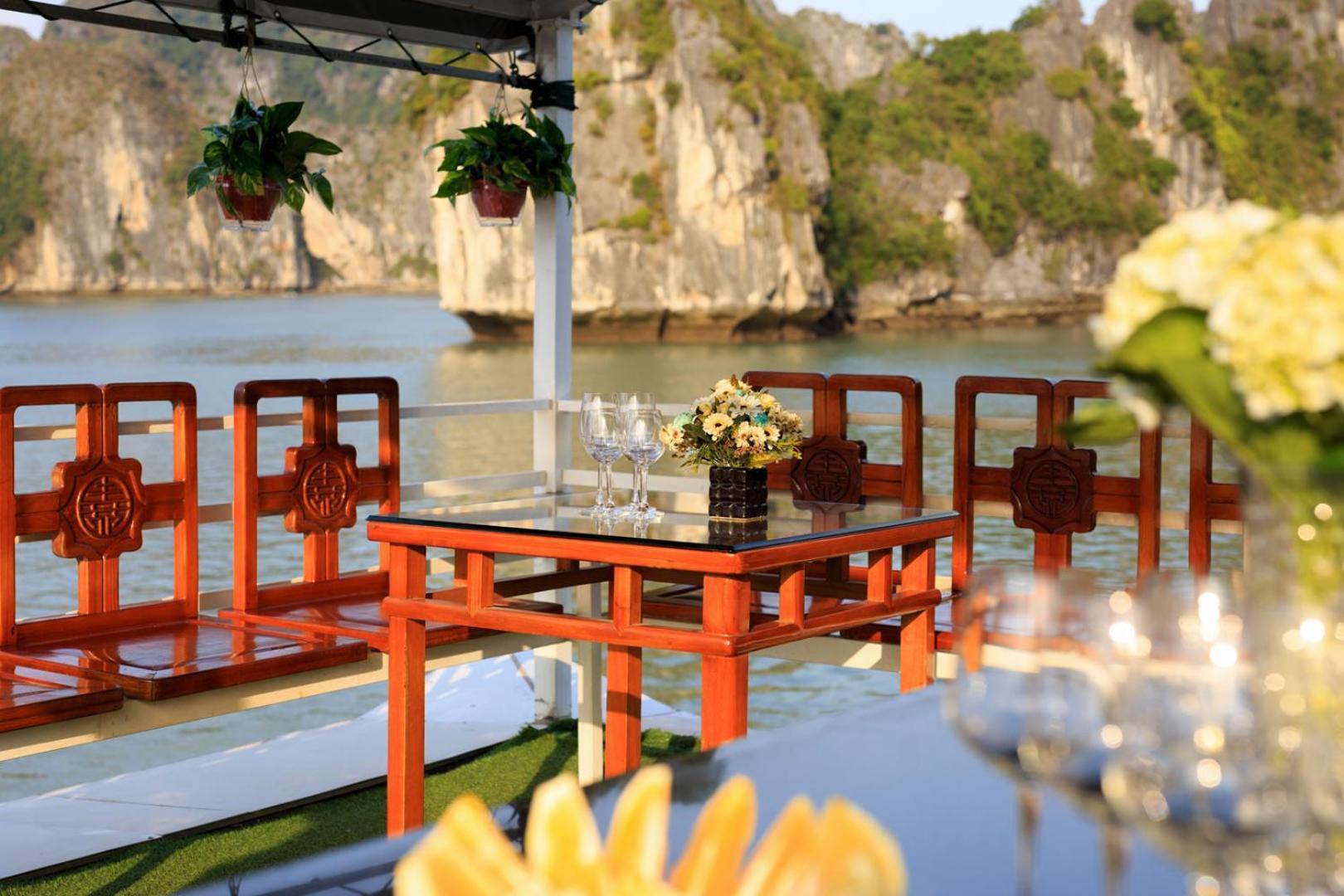 Cozy Bay Classic Cruise Hạ Long Exterior foto