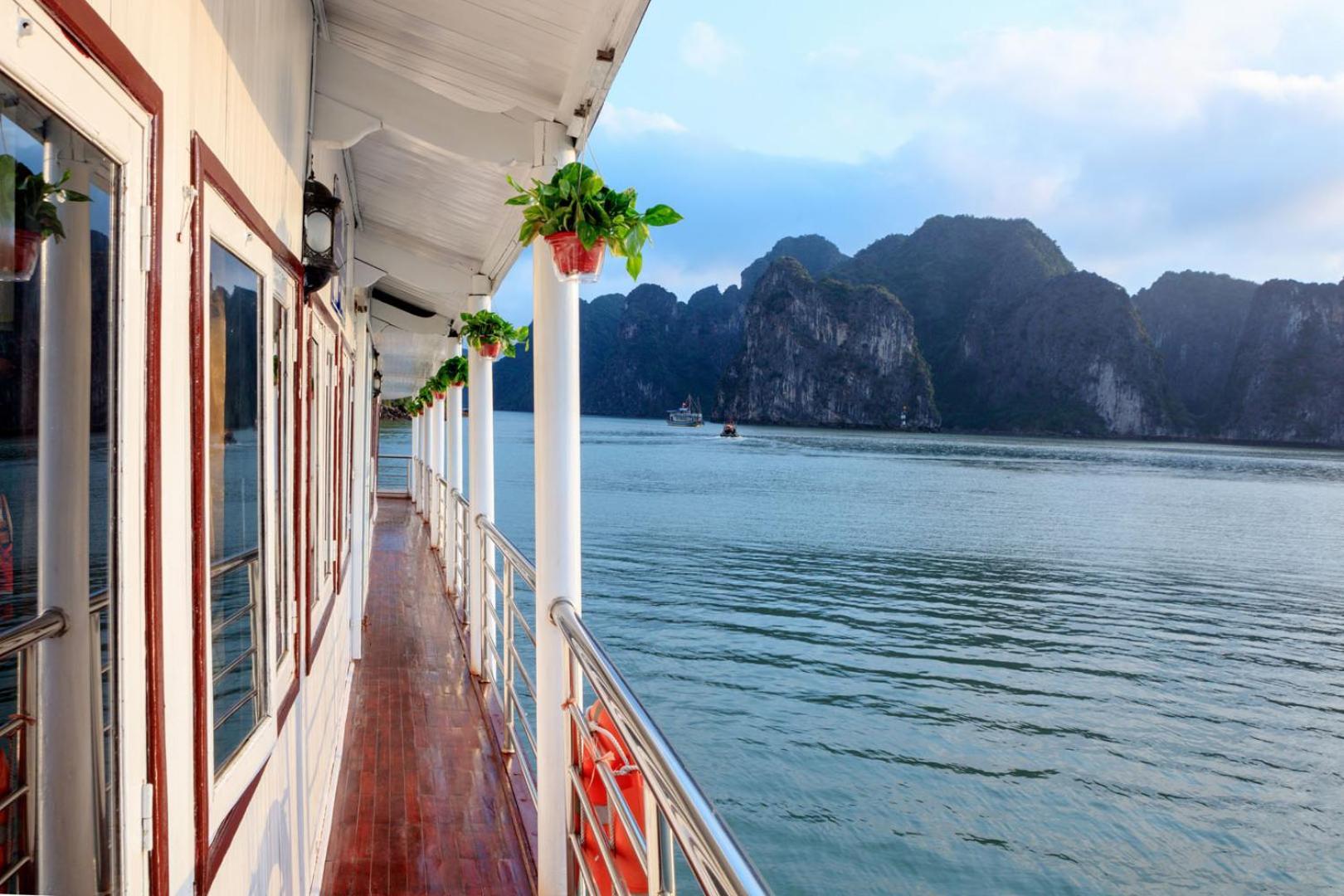 Cozy Bay Classic Cruise Hạ Long Exterior foto