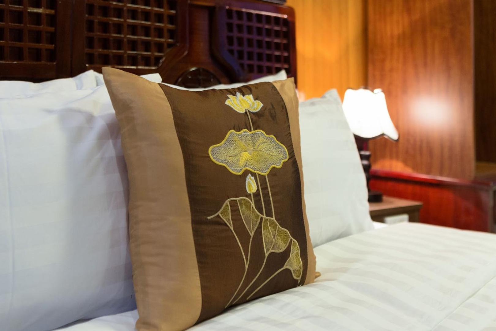Cozy Bay Classic Cruise Hạ Long Exterior foto